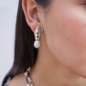 Biko Amphora Pearl Studs in Silver